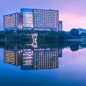 Doubletree By Hilton Guangzhou Science City-Free Shuttle Bus Service During Canton Fair Period